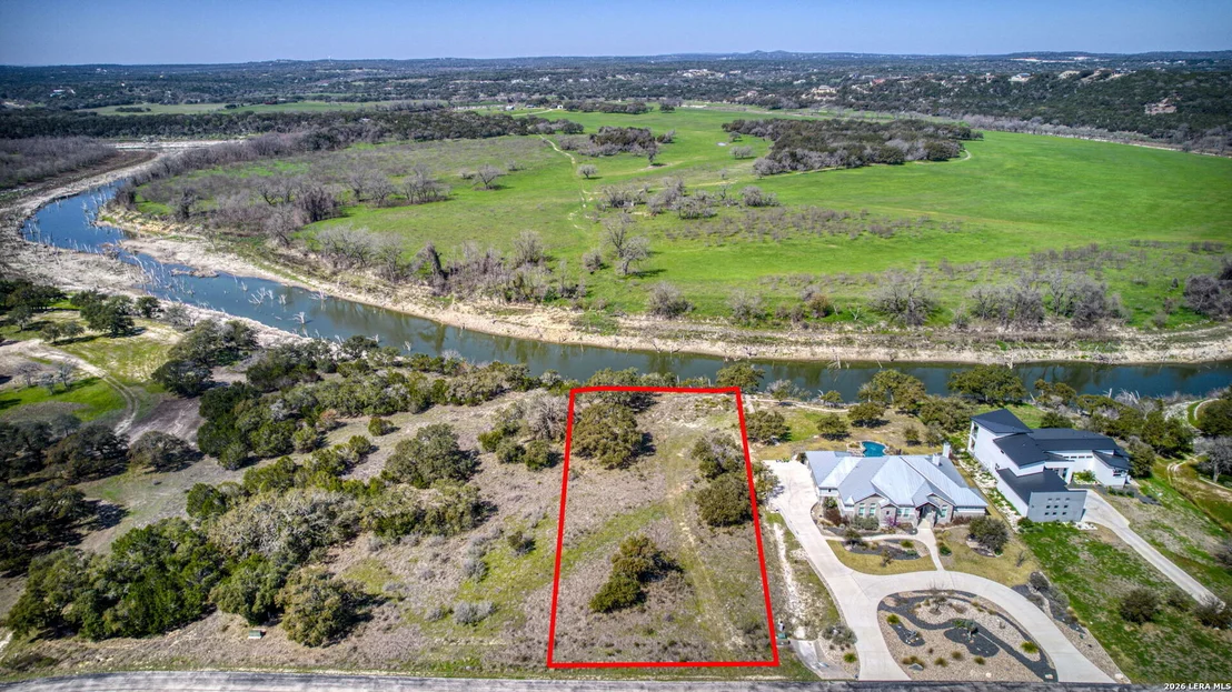 Photo of 365 RIVER CLIFF PL