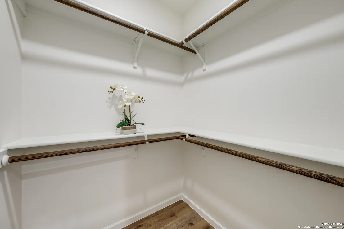 Photo of 5847 TREE VIEW ST
