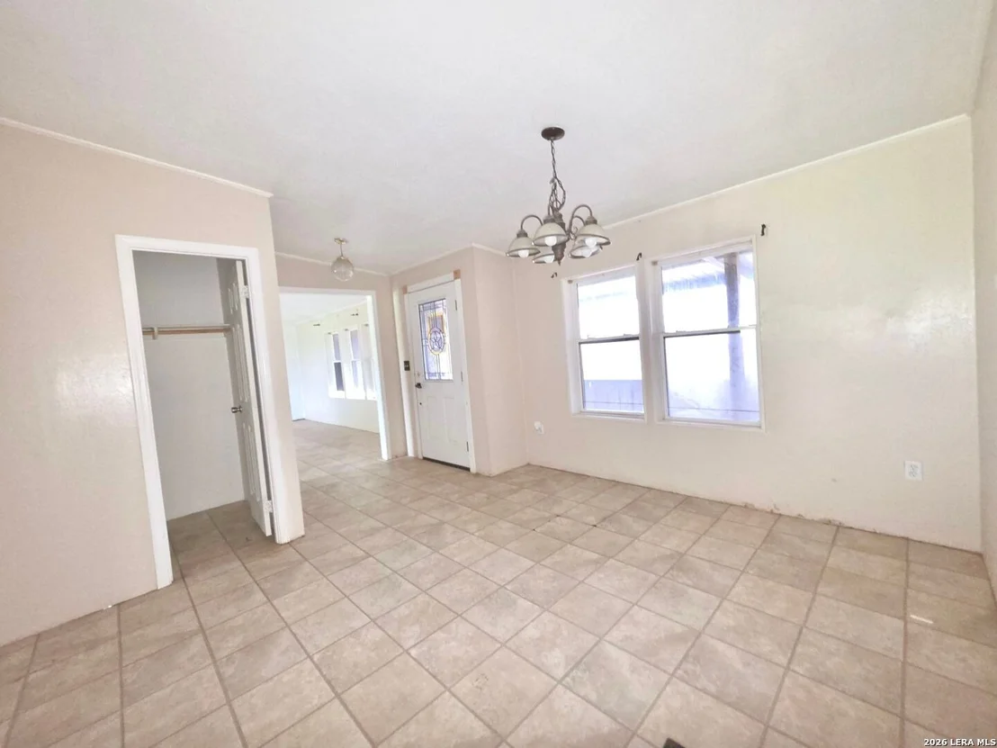 Photo of 635 E Ditto Rd