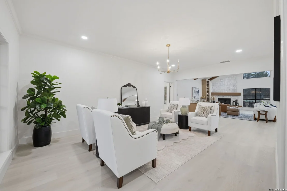Photo of 150 LAKE VIEW DR