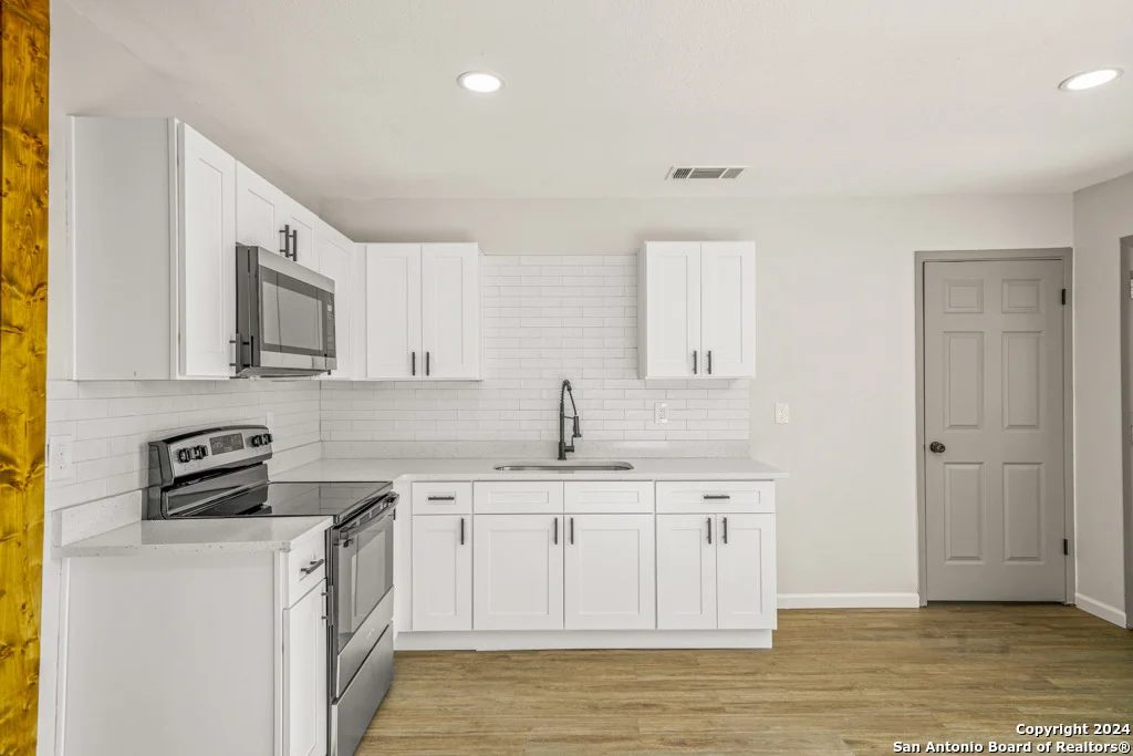 Photo of 1104 WALNUT