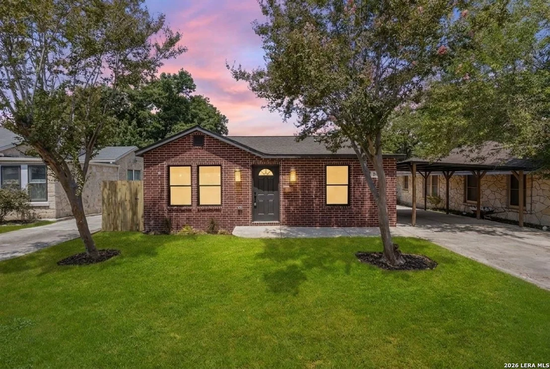 Photo of 219 THORAIN BLVD