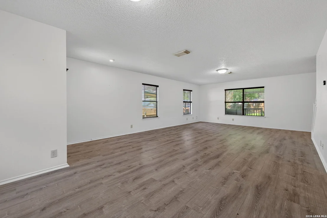 Photo of 10230 Dancing Brk
