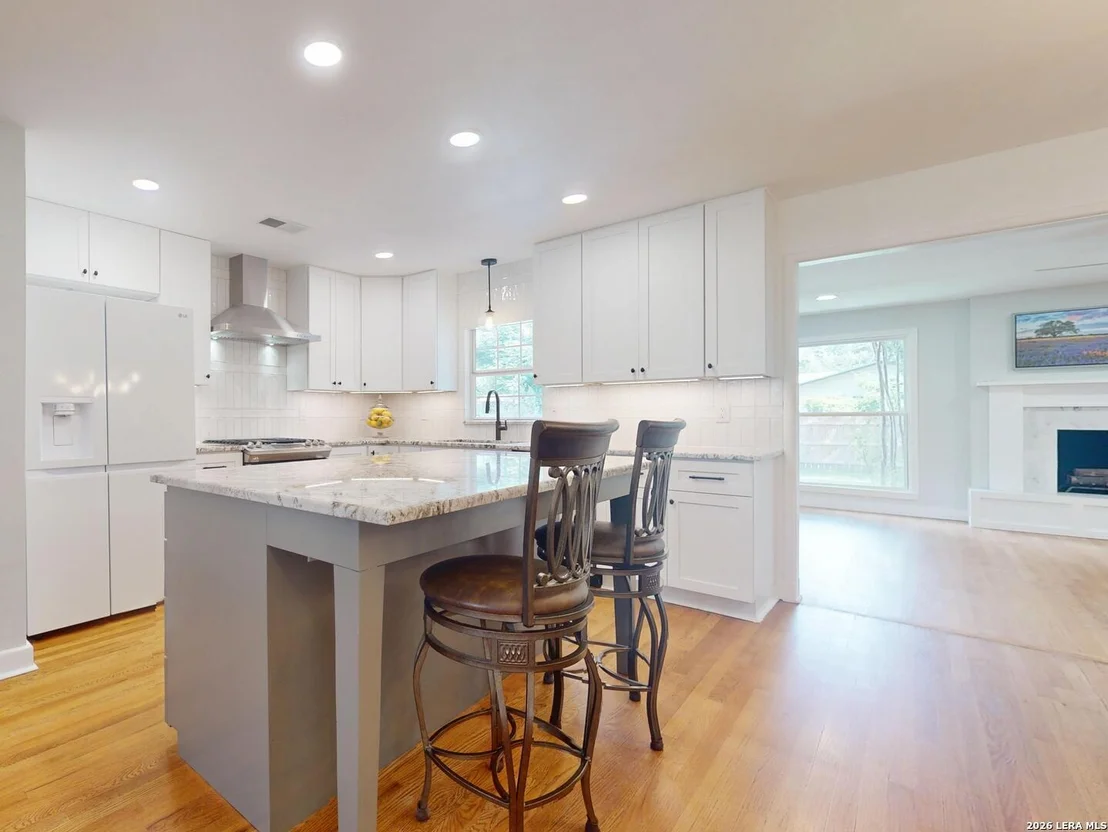 Photo of 126 BREES BLVD