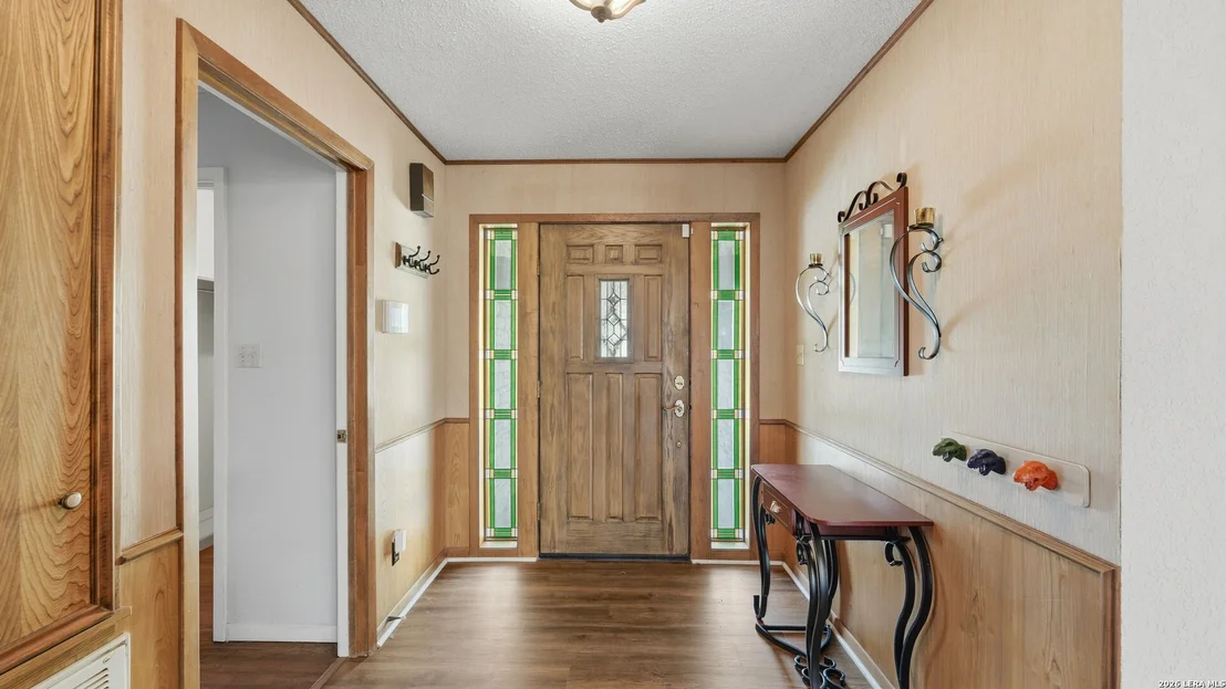 Photo of 132 W Outer Dr