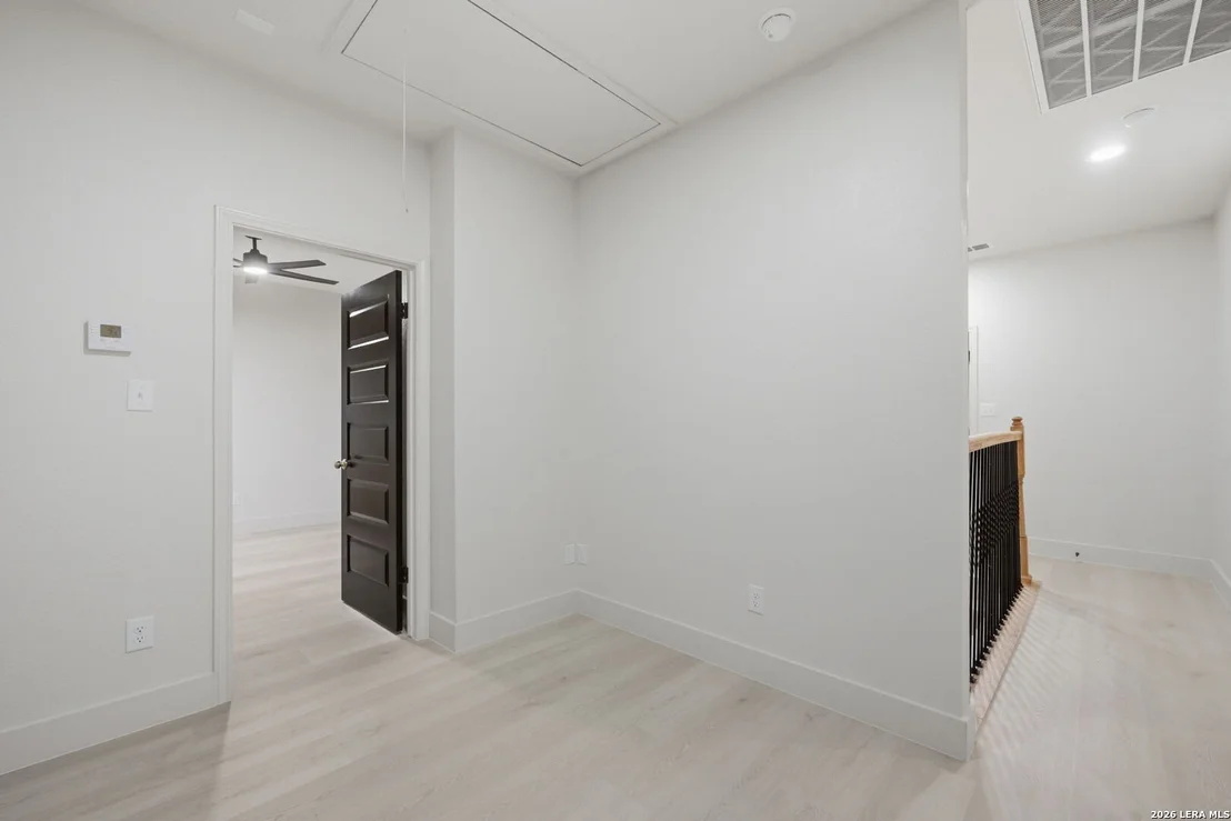 Photo of 150 LAKE VIEW DR