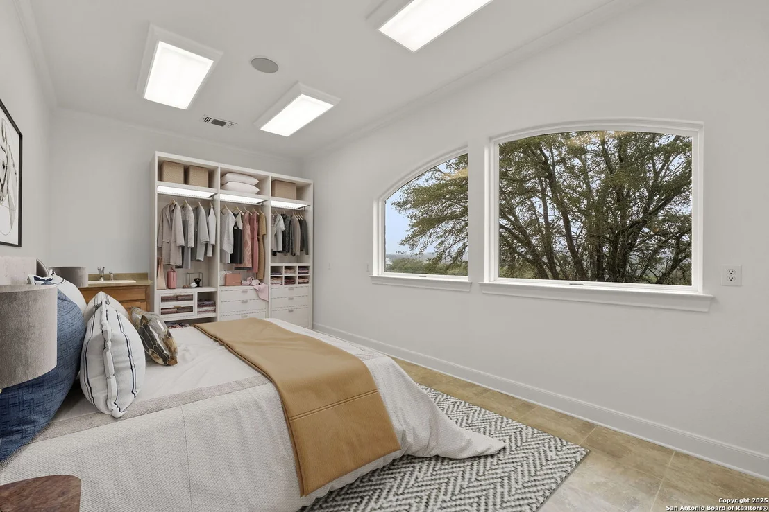 Photo of 1069 Fawn River