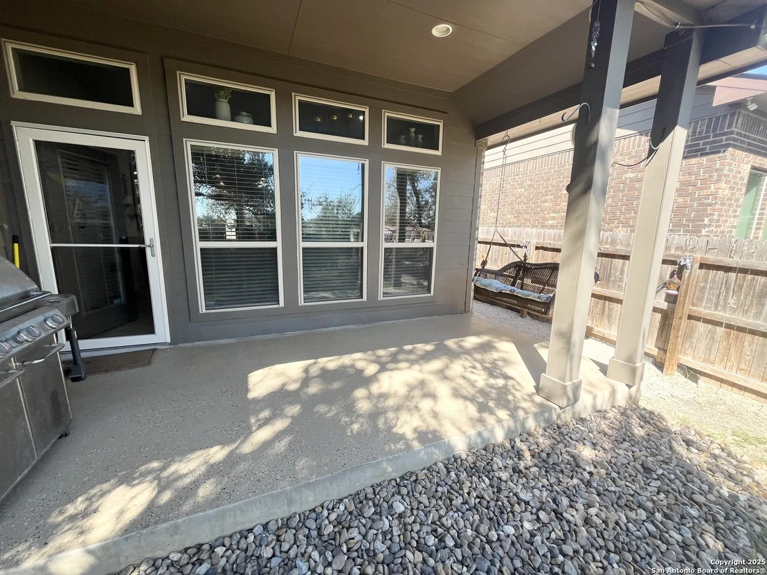Photo of 8714 White Crown
