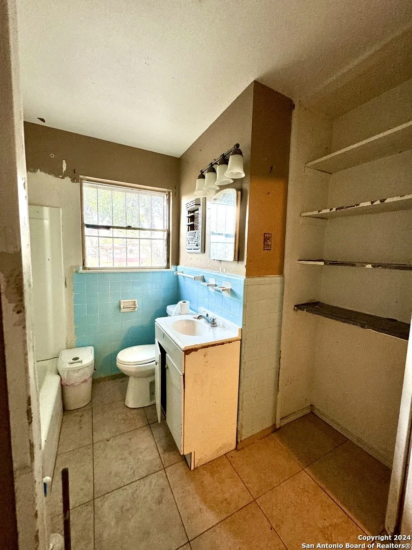Photo of 122 Dumont