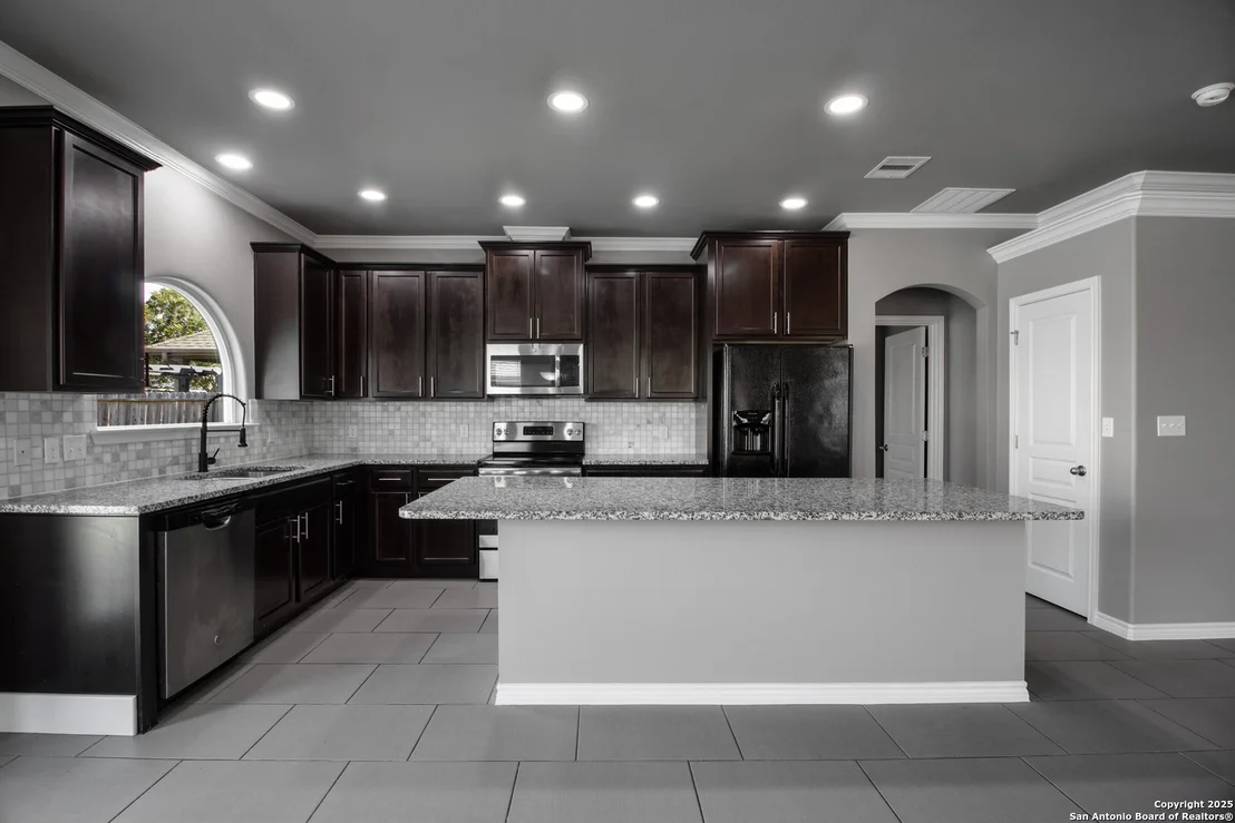 Photo of 2212 Tallow