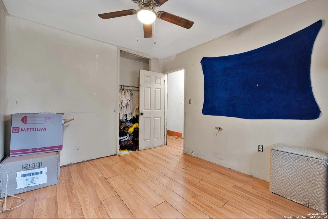 Photo of 6718 Pear Tree