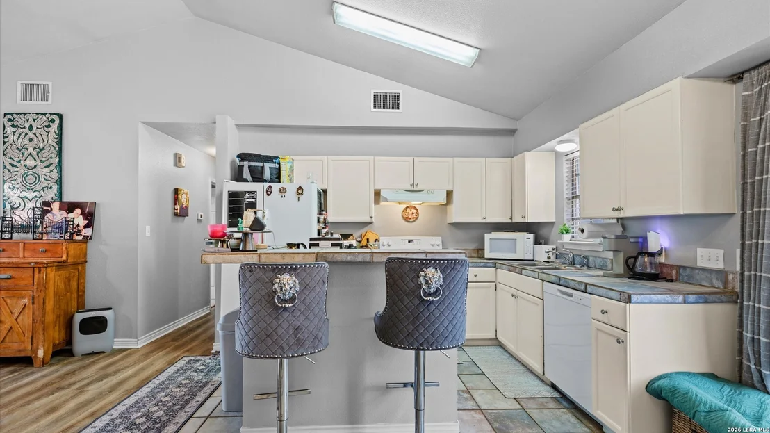 Photo of 128 RIVERVIEW RD