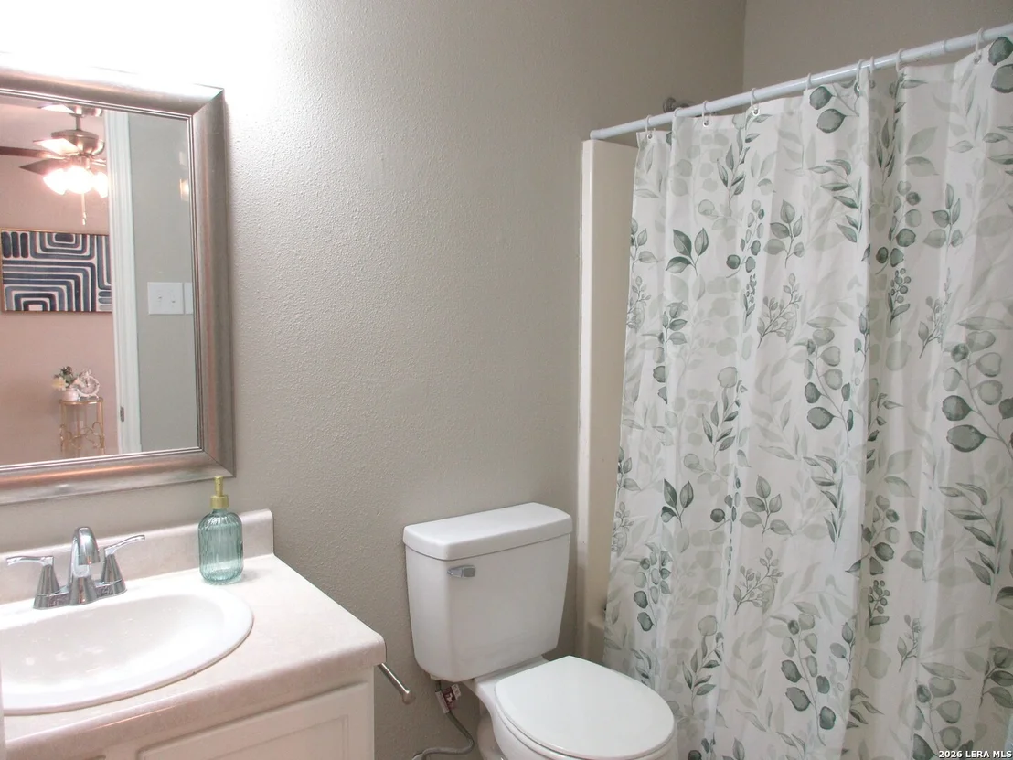 Photo of 606 Hon