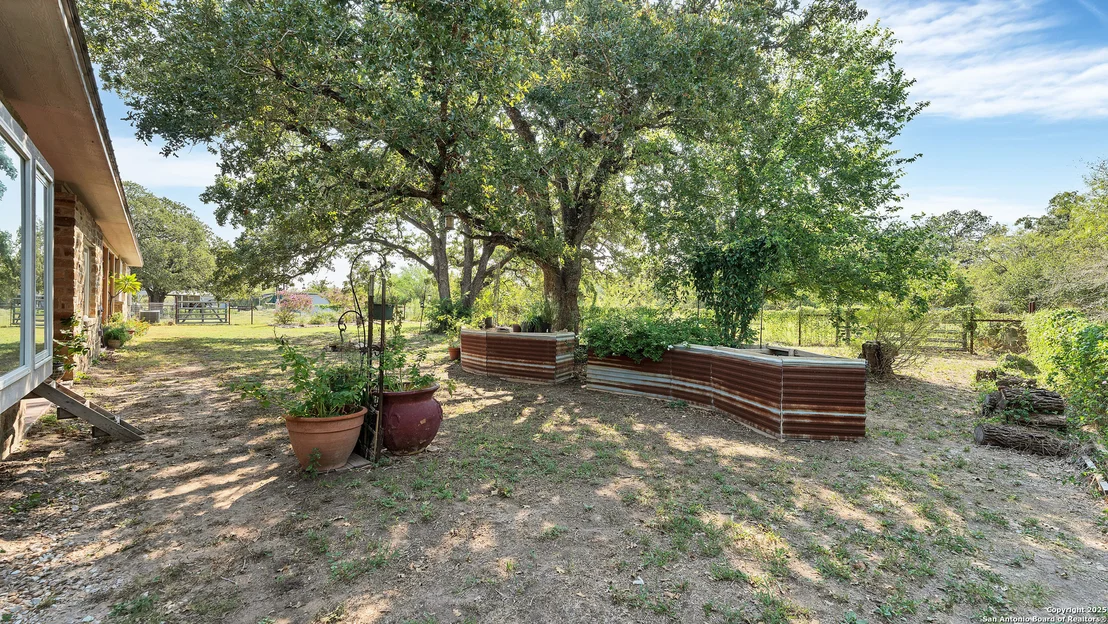 Photo of 475 JACKSON RD