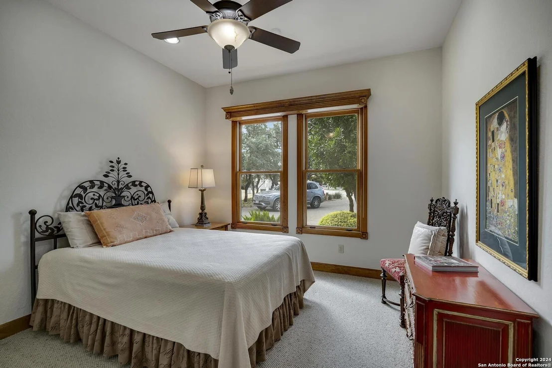 Photo of 442 PARADISE PT