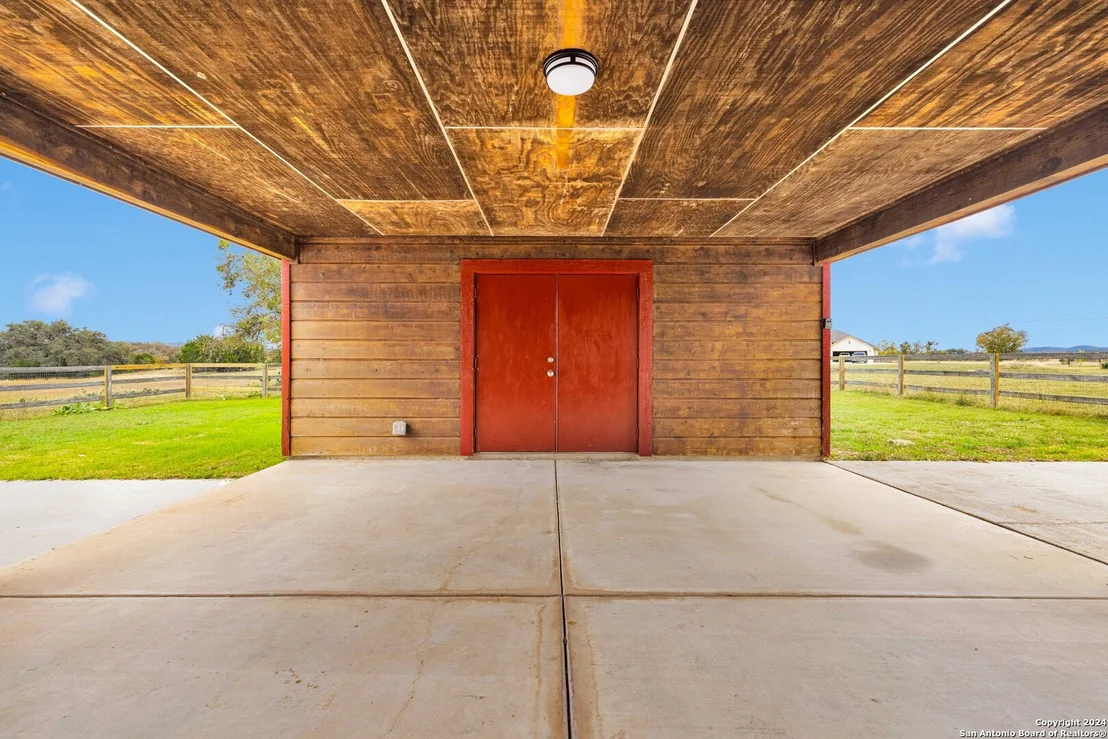 Photo of 105 BROWN SADDLE CIR