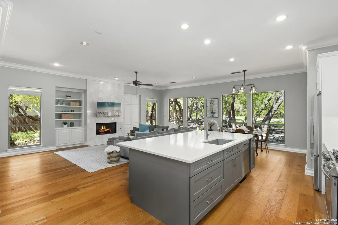 Photo of 915 Foxton