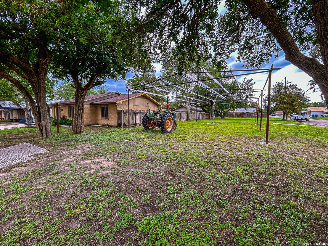 Photo of 802 W Carter