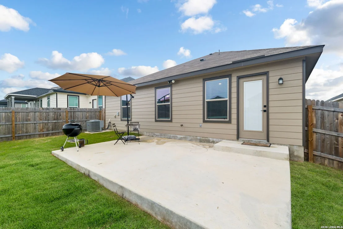 Photo of 218 W FLOWING RIVER DR