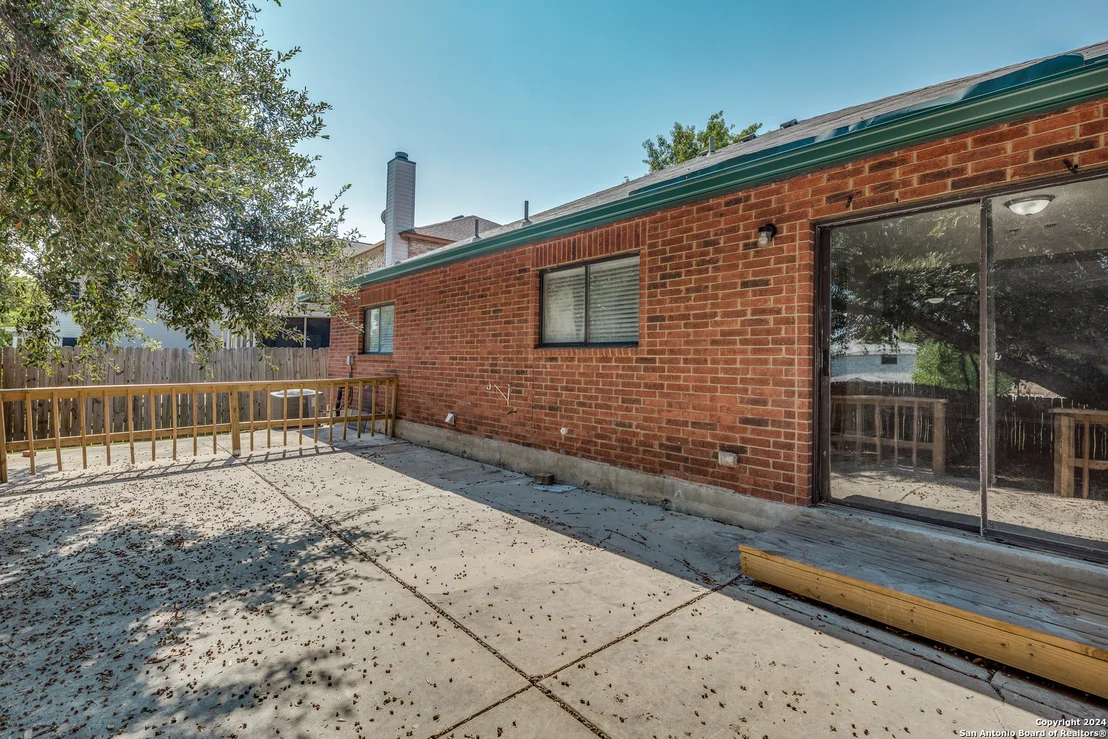 Photo of 8018 ROBBINS GLADE