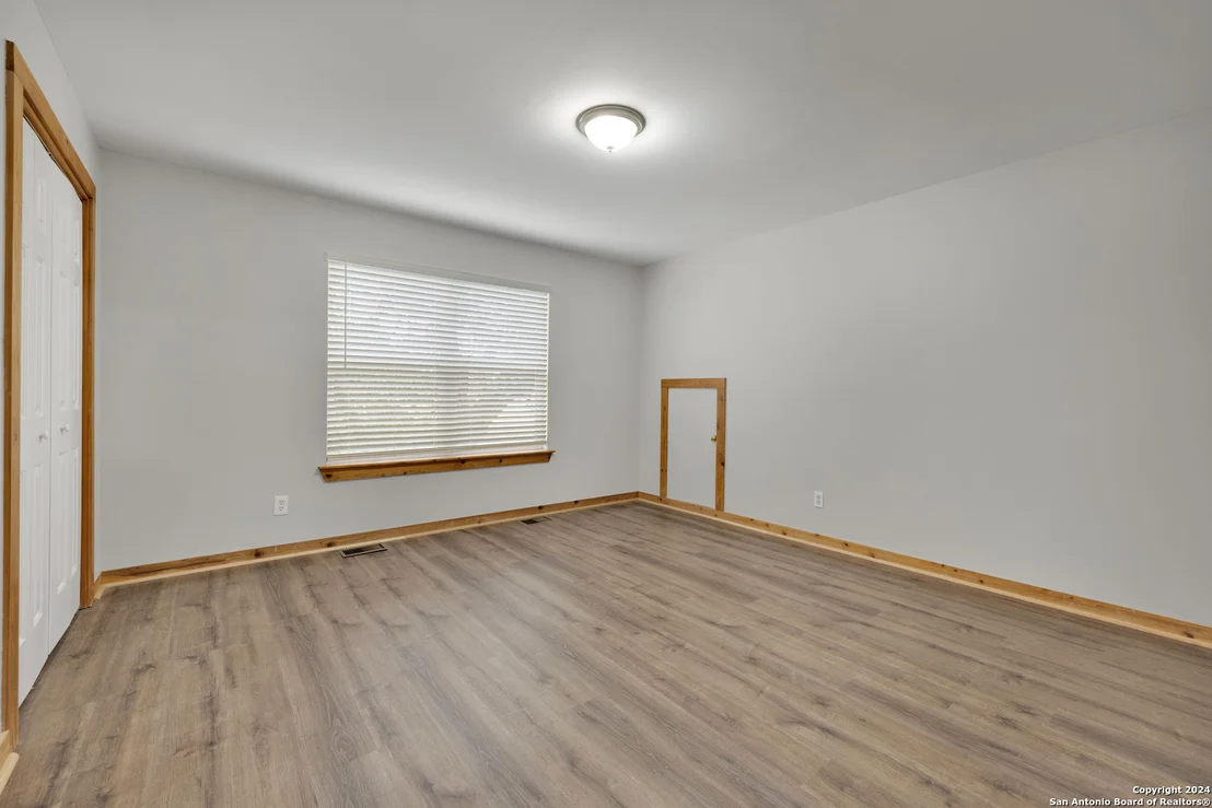 Photo of 105 BROWN SADDLE CIR