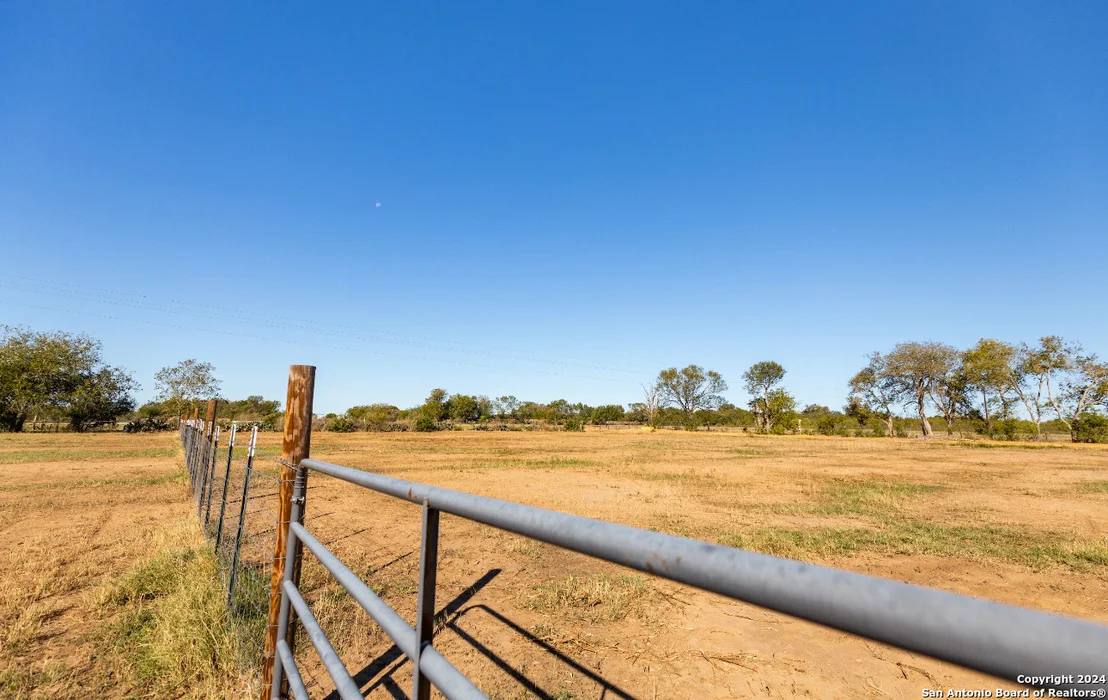 Photo of 458 COUNTY ROAD 664