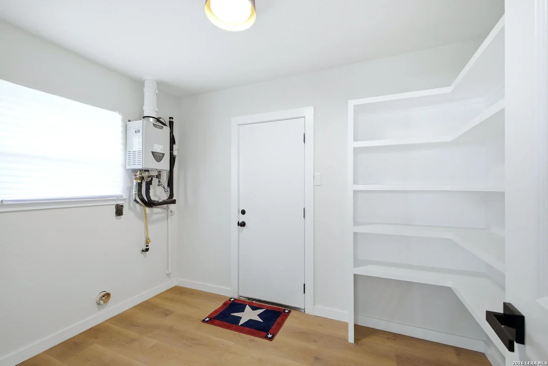 Photo of 6818 MOSS OAK DR