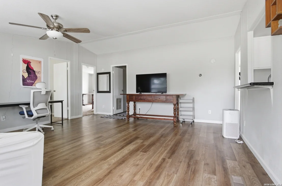 Photo of 1105 WALNUT ST