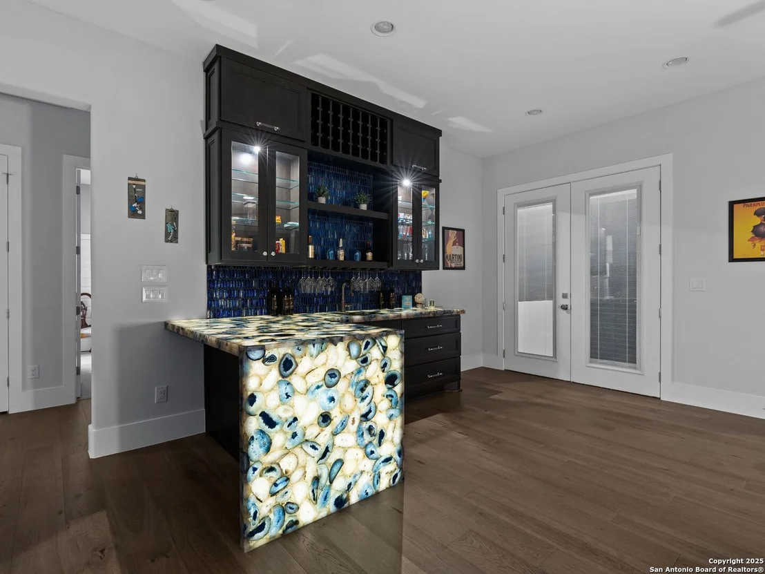 Photo of 207 River Bend