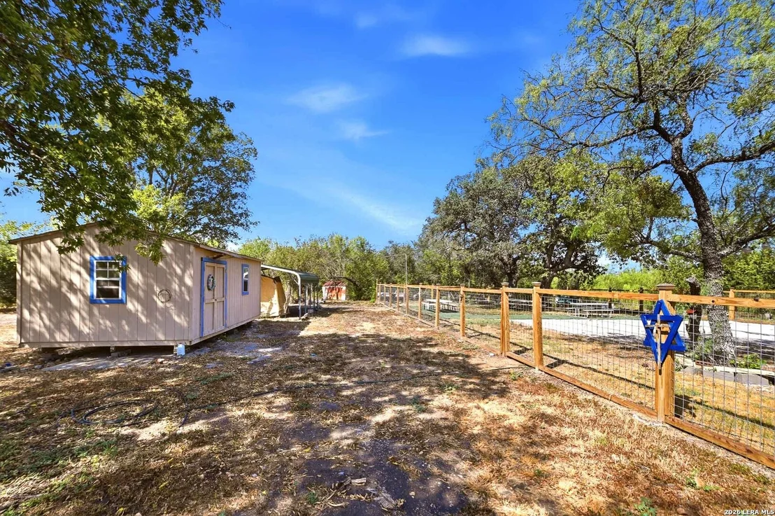 Photo of 321 County Road 4614