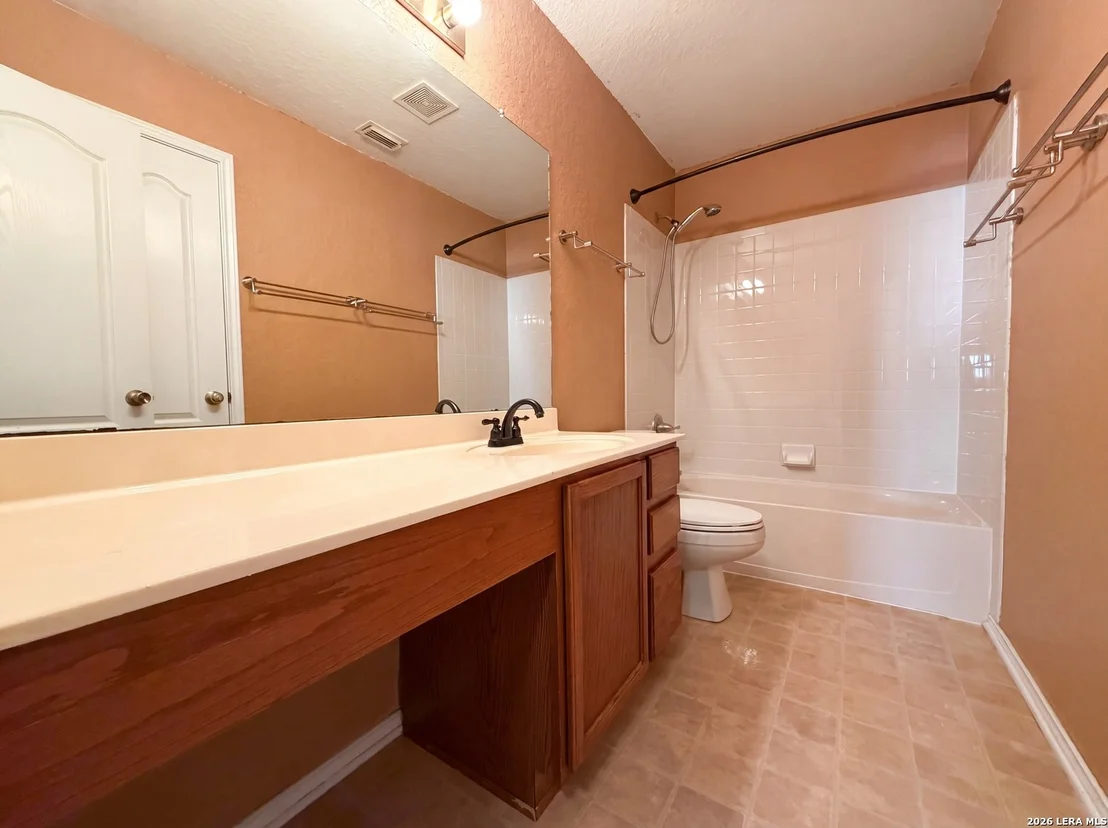Photo of 121 SPRINGTREE FLD