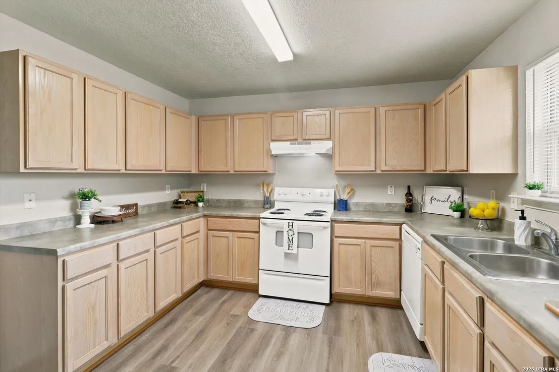 Photo of 8235 Heights Vly