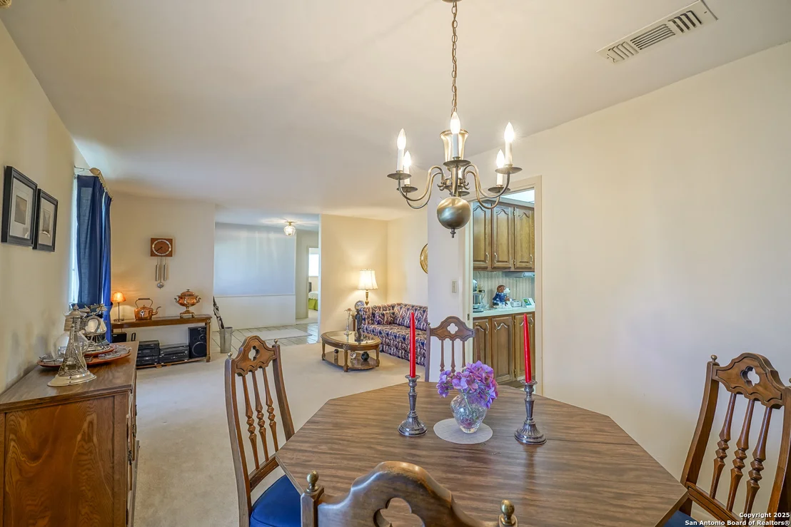 Photo of 6514 Robin Forest