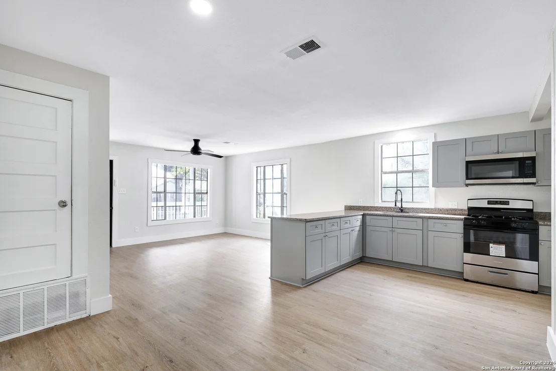 Photo of 1321 LEE HALL