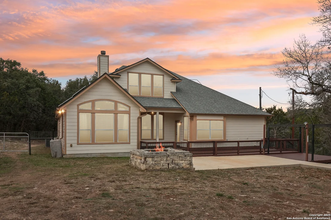 Photo of 605 COUNTY ROAD 2763