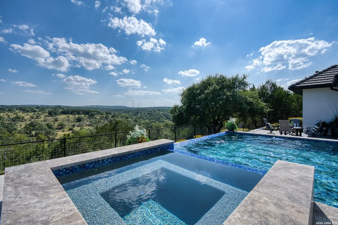 Photo of 121 Greystone Pt