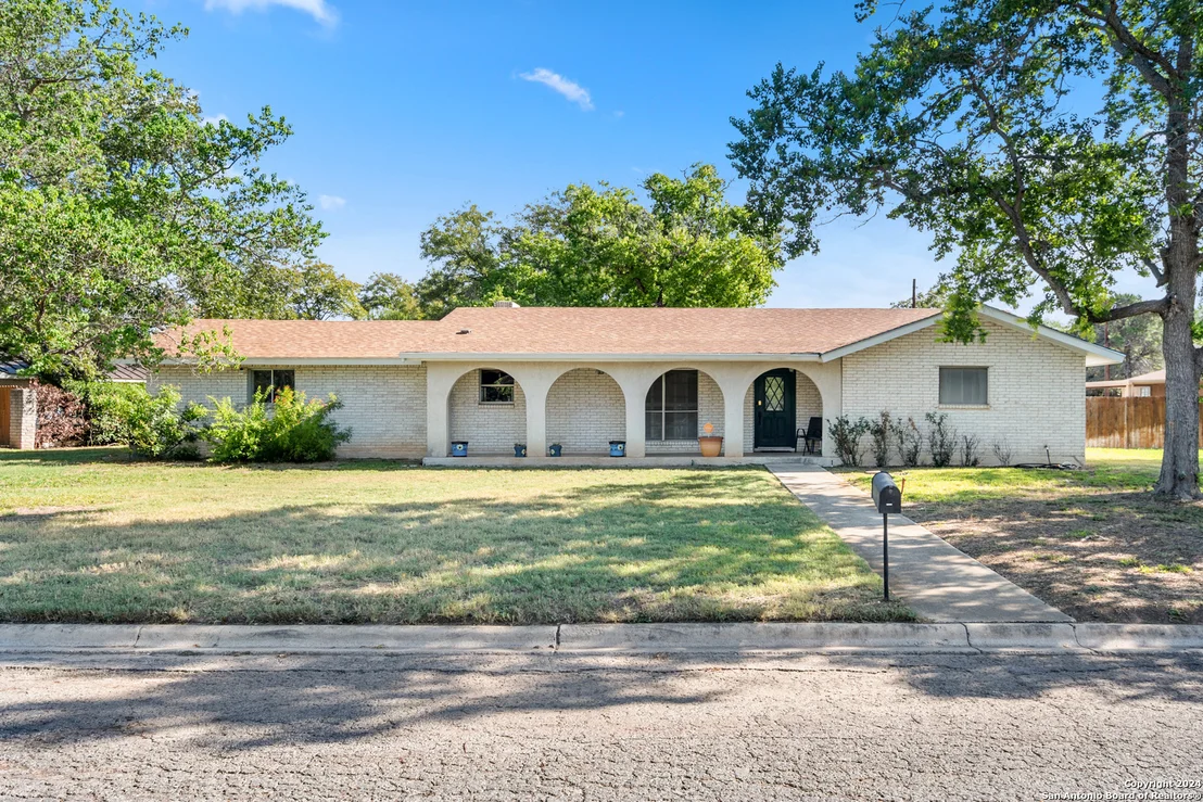 Photo of 5 DONNA DR