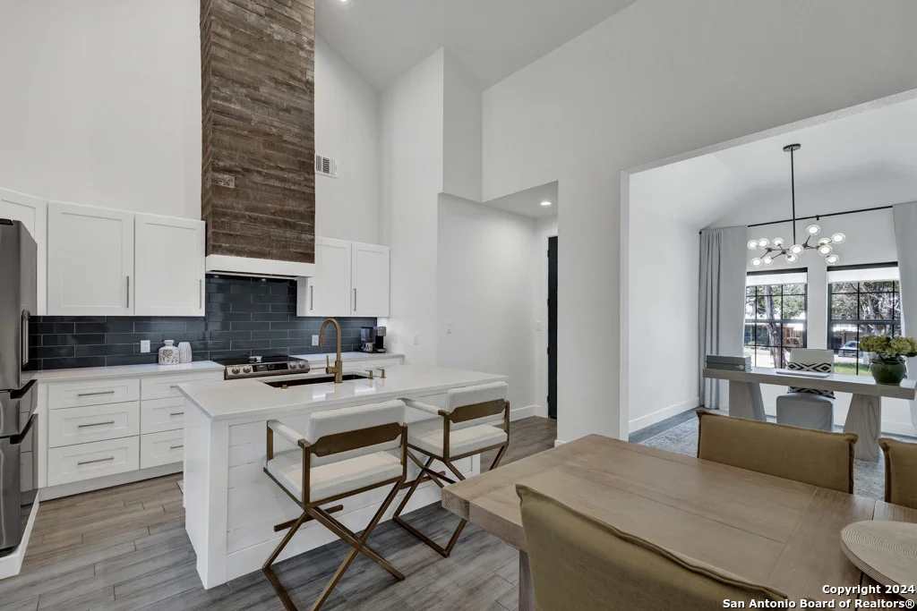 Photo of 384 Eagle Rock
