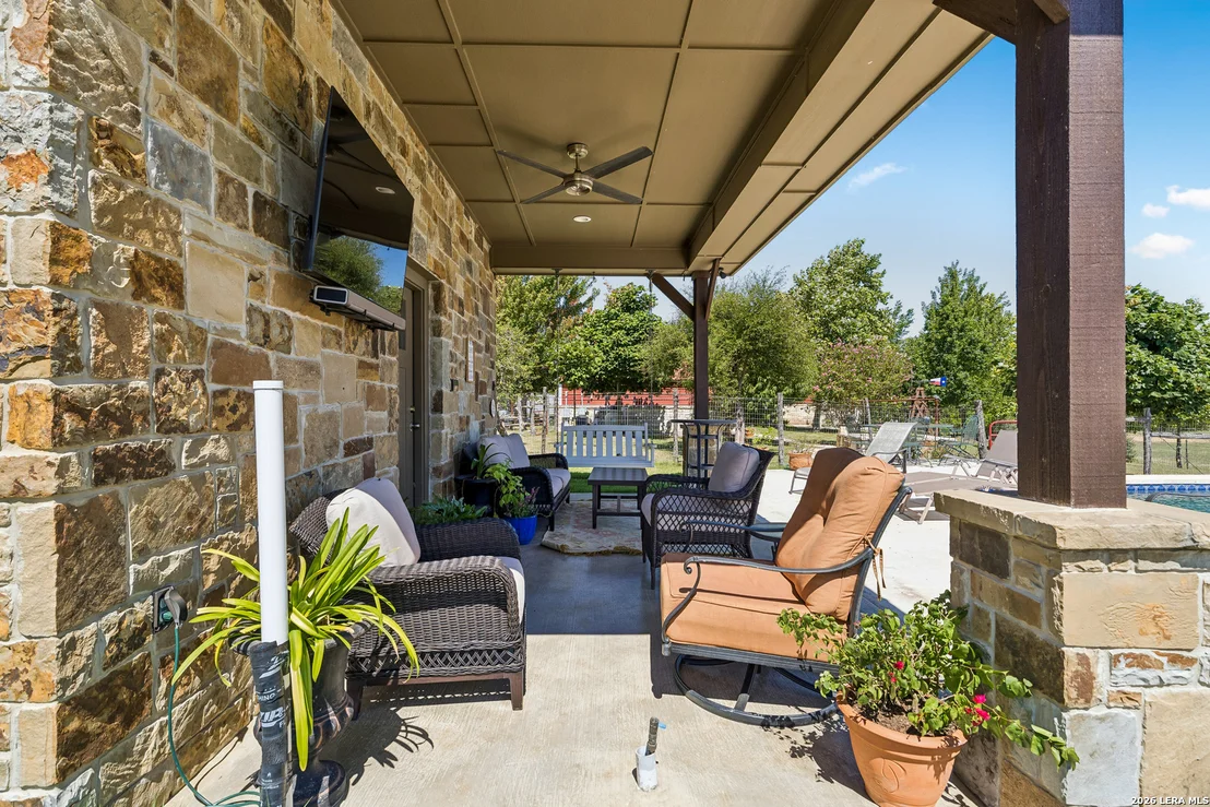 Photo of 652 OVERLOOK DR