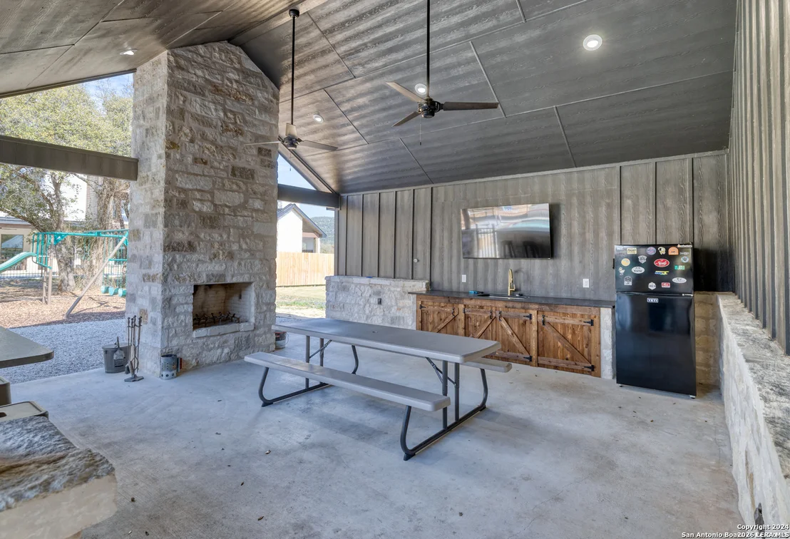 Photo of 1450 Mountain Valley