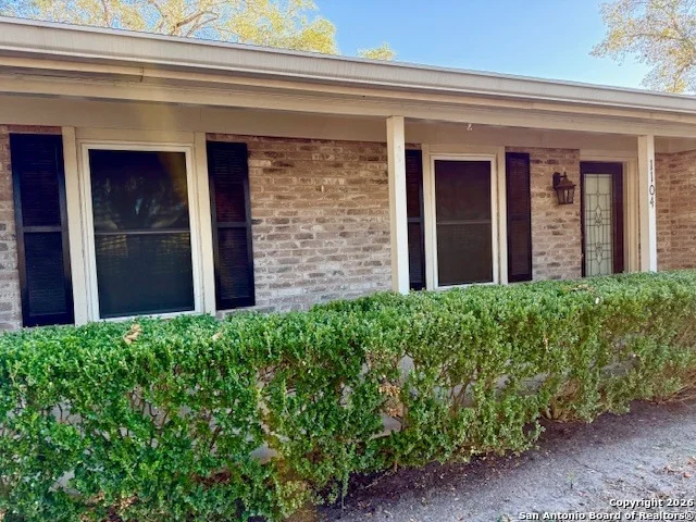 Photo of 1104 Newhall
