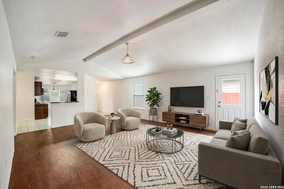 Photo of 6626 Luckey Tree