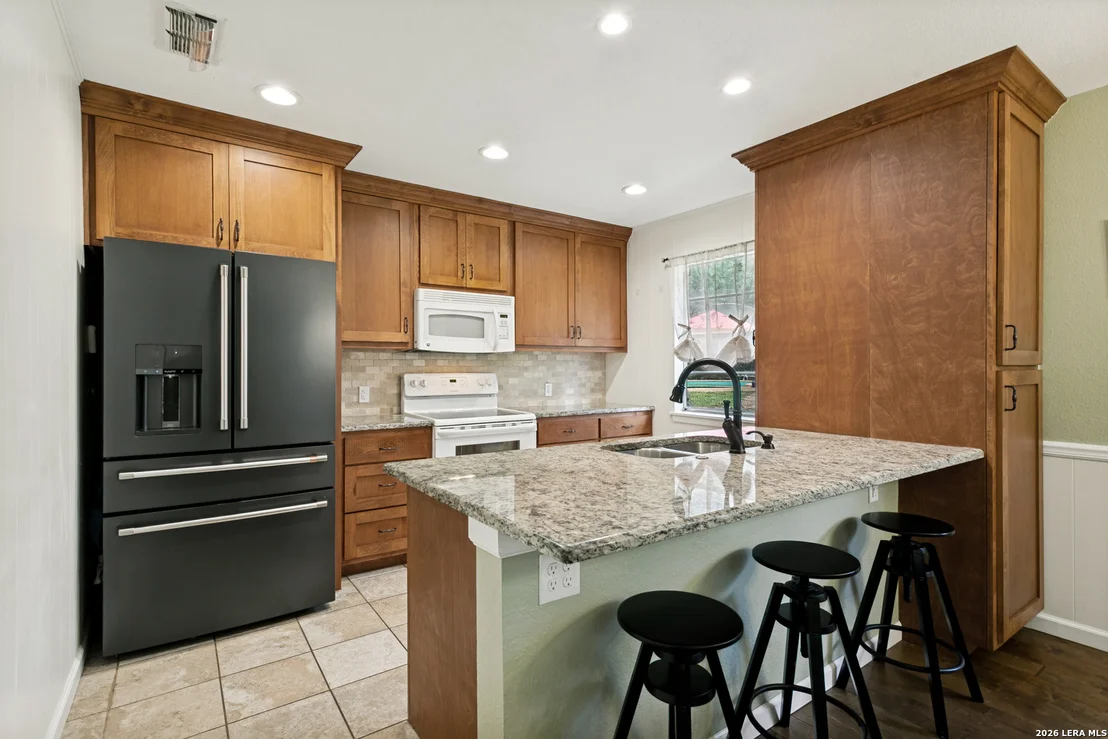Photo of 3881 MENGER DR