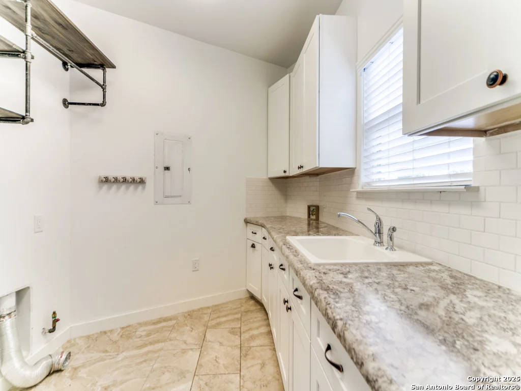 Photo of 2521 Bay Hill