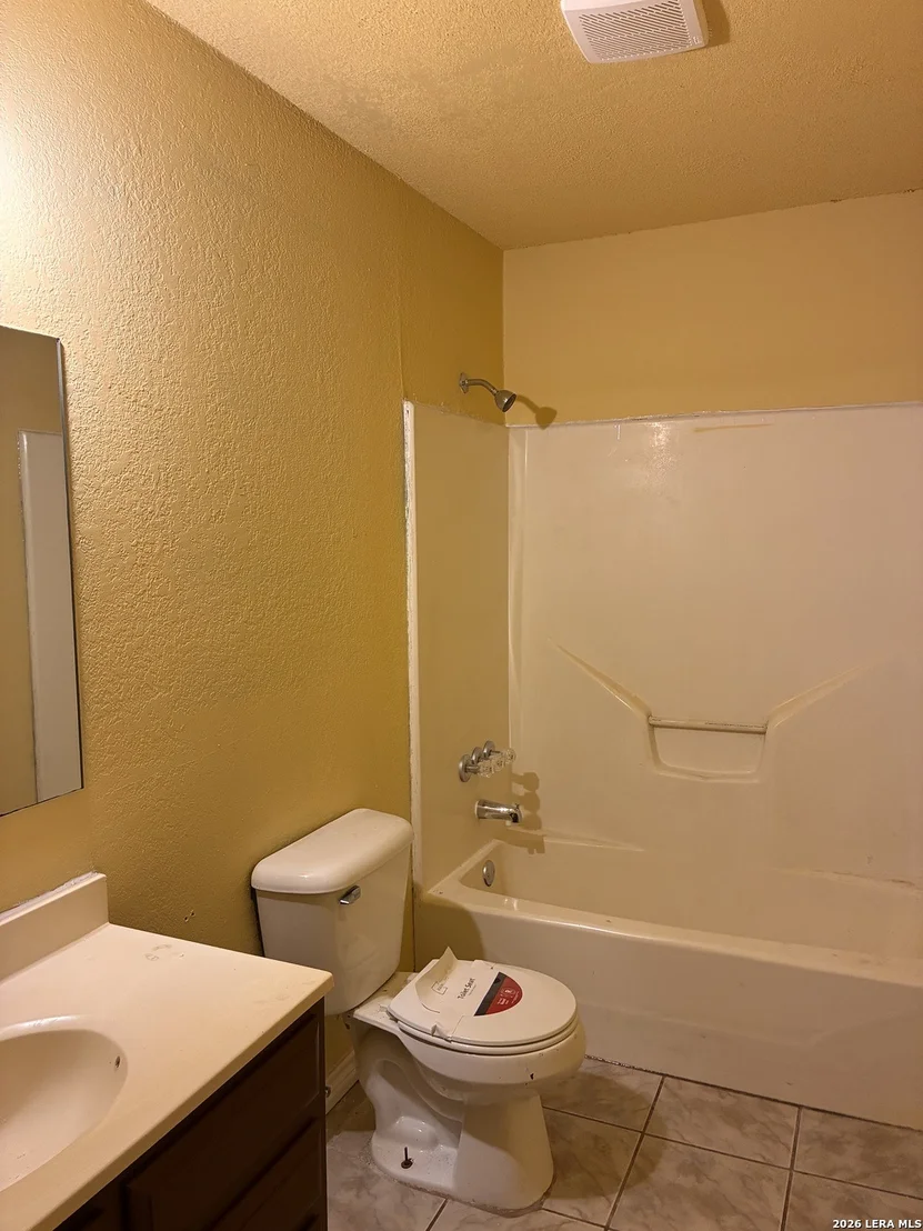 Photo of 2340 Royal Park