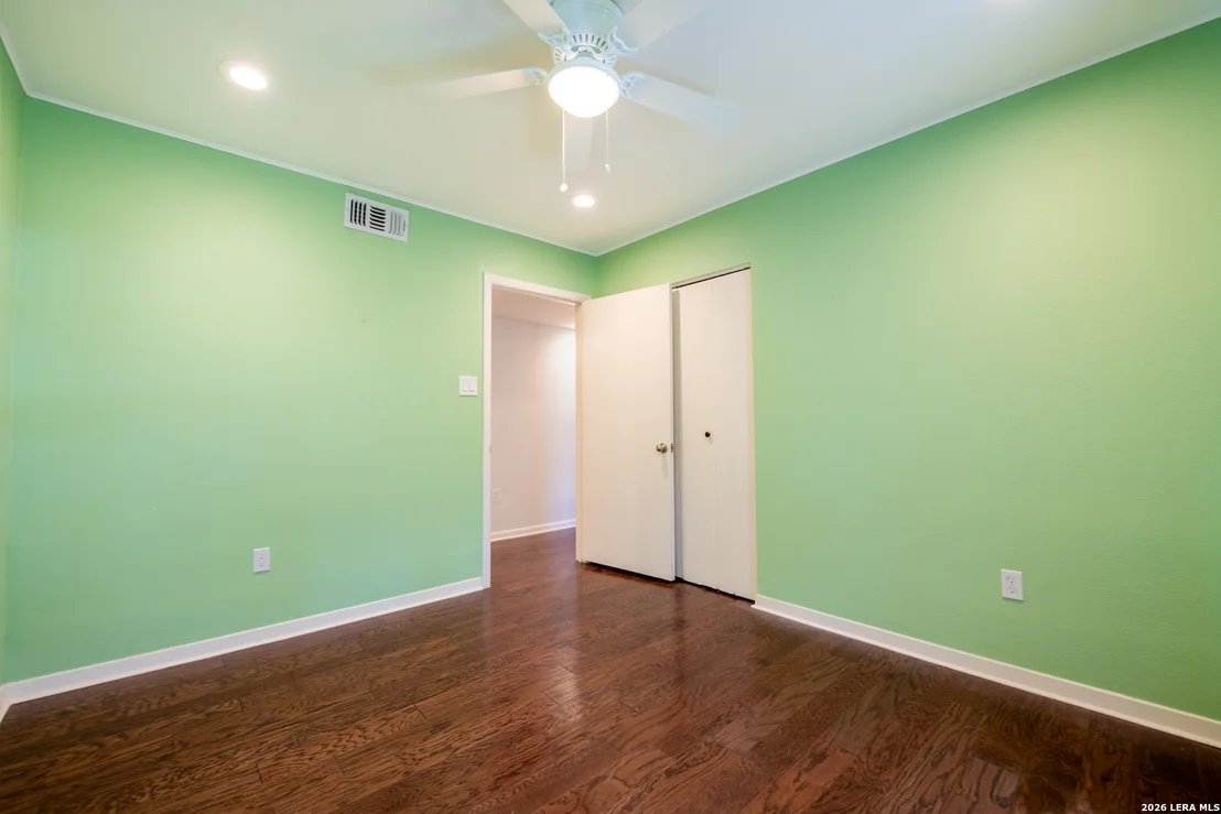 Photo of 1422 Mockingbird
