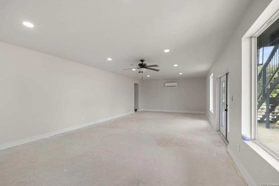 Photo of 921 COUNTY ROAD 2801 E