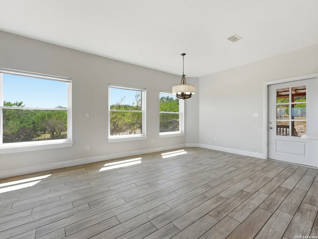 Photo of 412 Bear Springs Trl