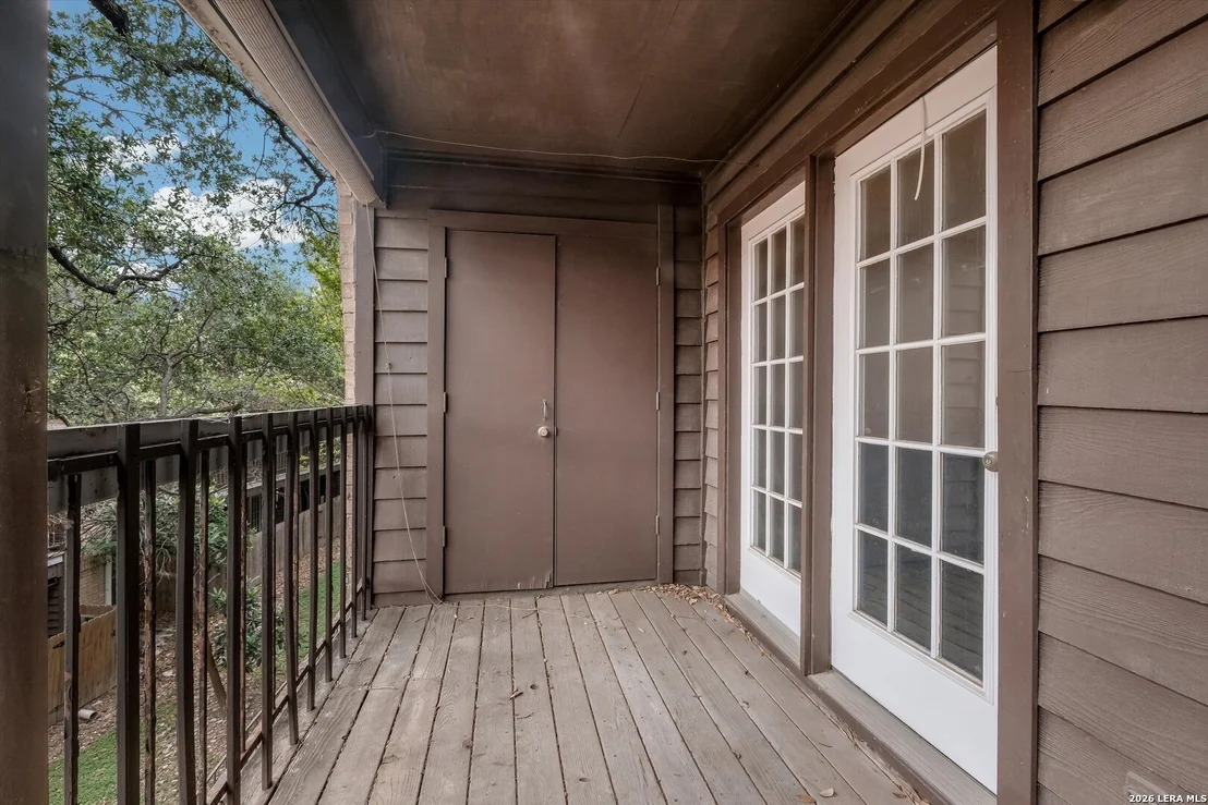 Photo of Unit 210B at 8655 Datapoint