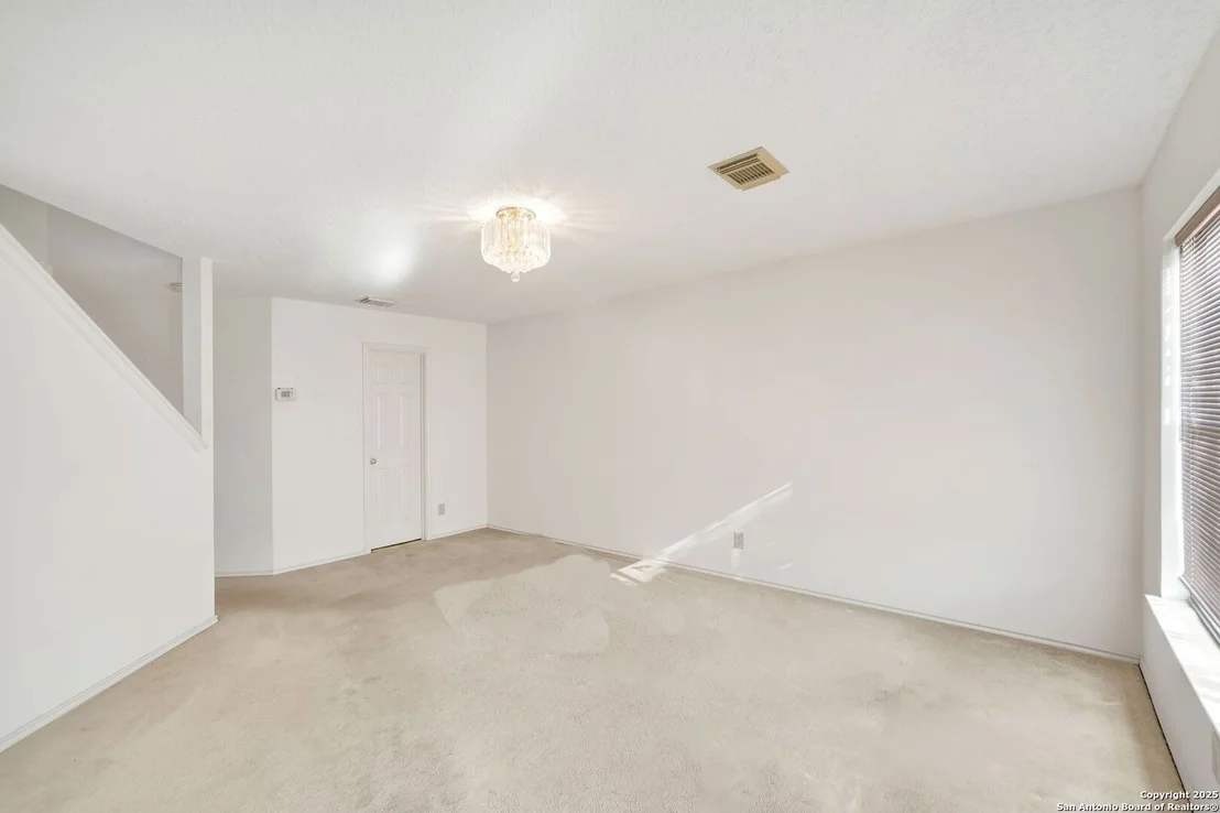 Photo of 6847 Evercrest